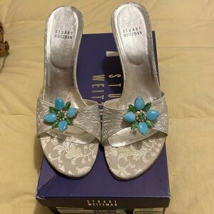 Stuart Weizmann fabric sandal with turquoise stone detail flower.